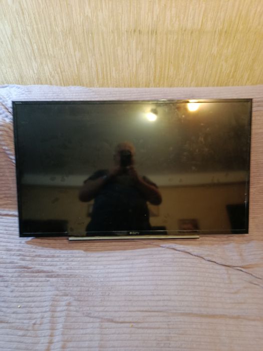 Телевізор SONY kdl-40R 483 b не вмикається.