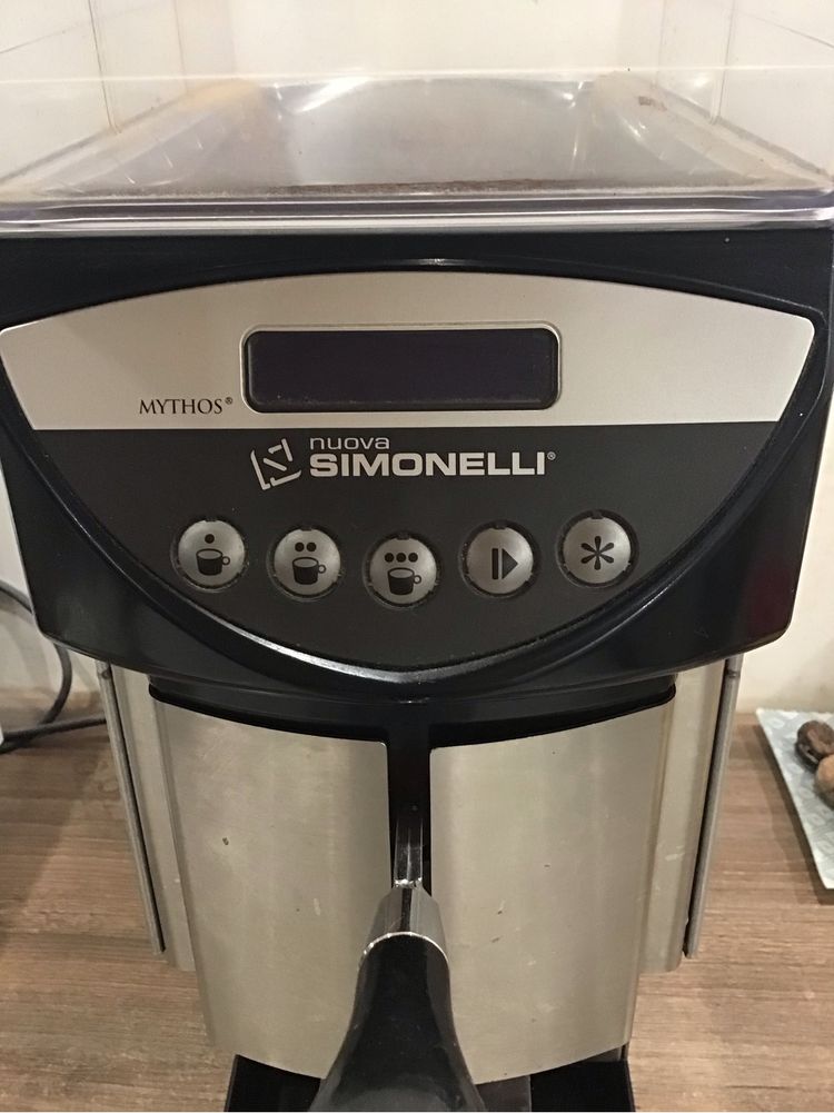 Кофемолка Simonelli Nuova Mythos