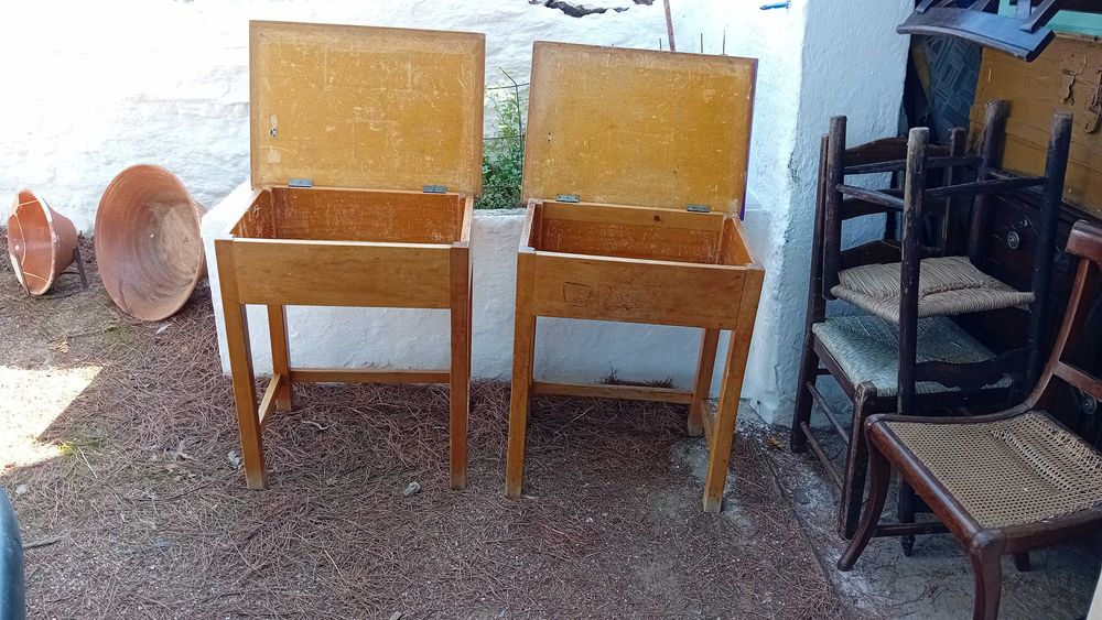 Par de mesas secretárias