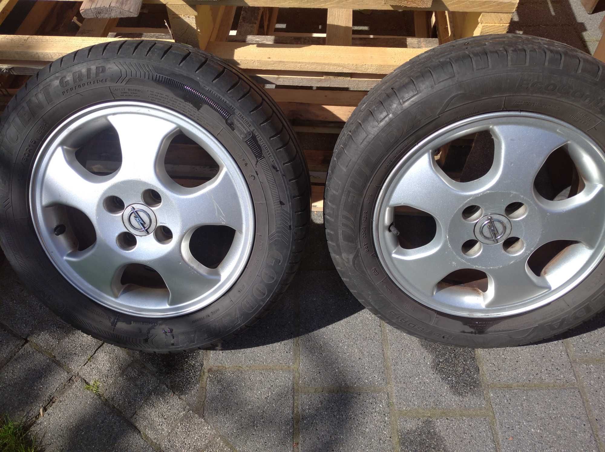 Felgi aluminiowe z oponami  195/60 R 15