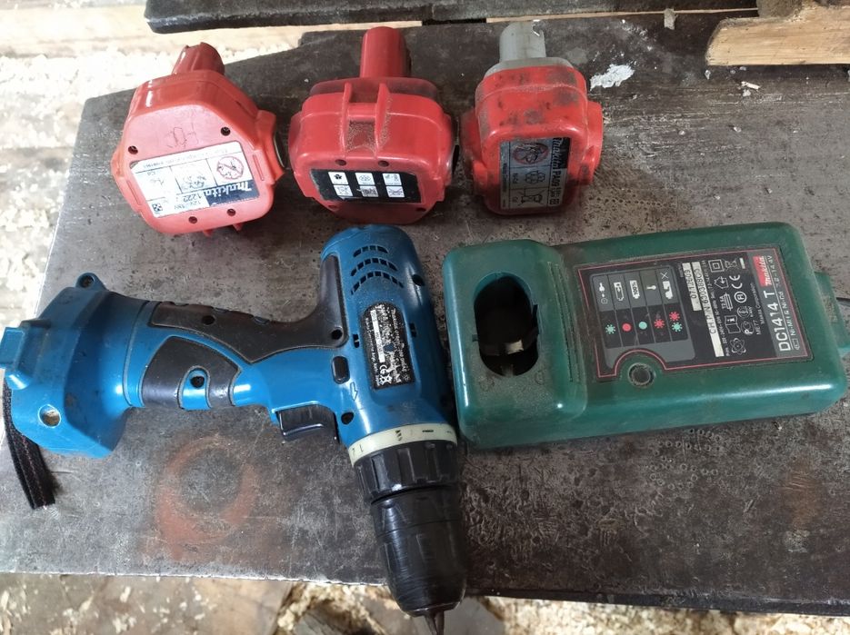 Шуруповерт макіта