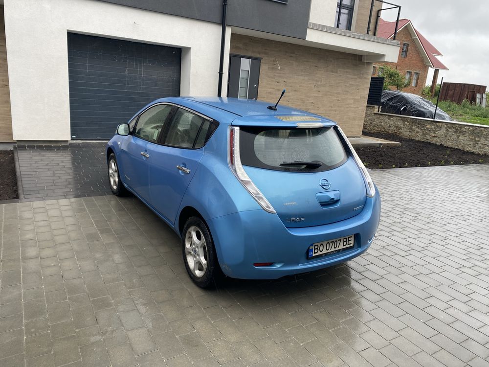 Nissan leaf 2012