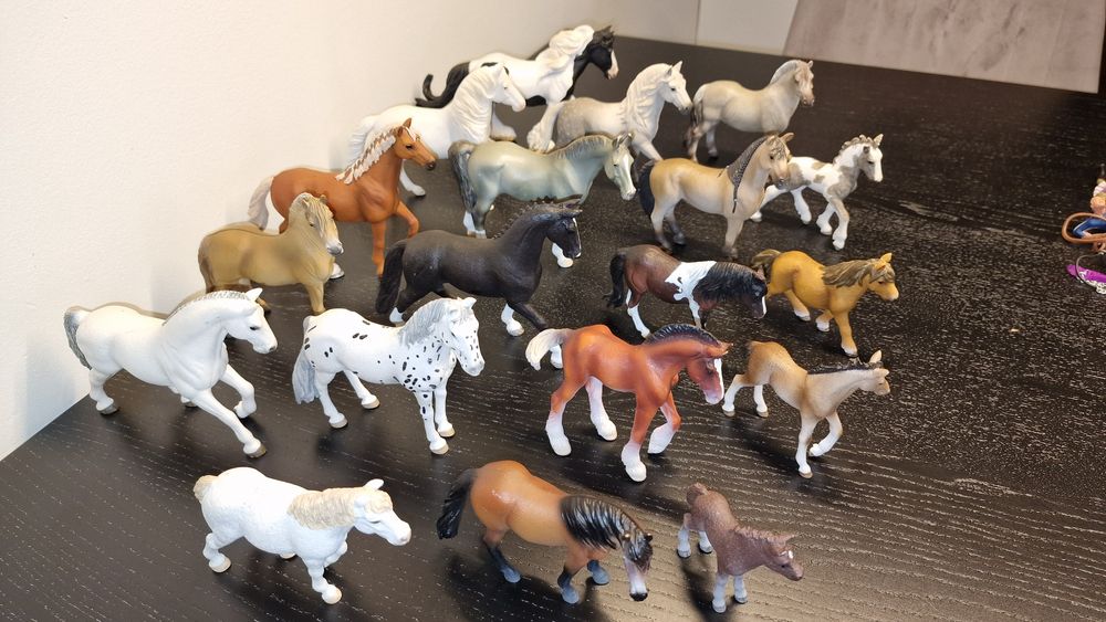 Figurki konie Schleich 19 szt