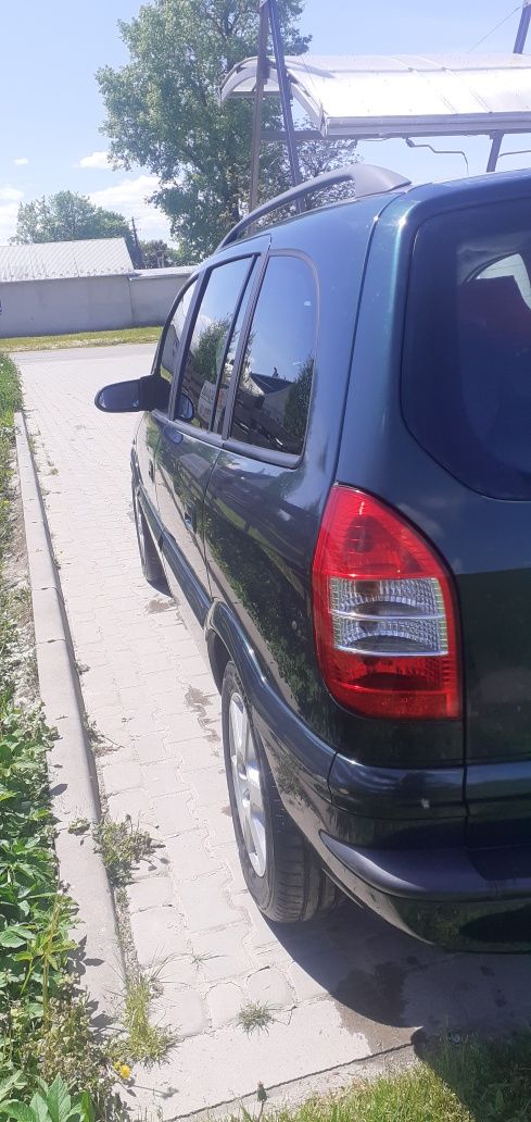 ZAFIRA A. Restailing.7місць