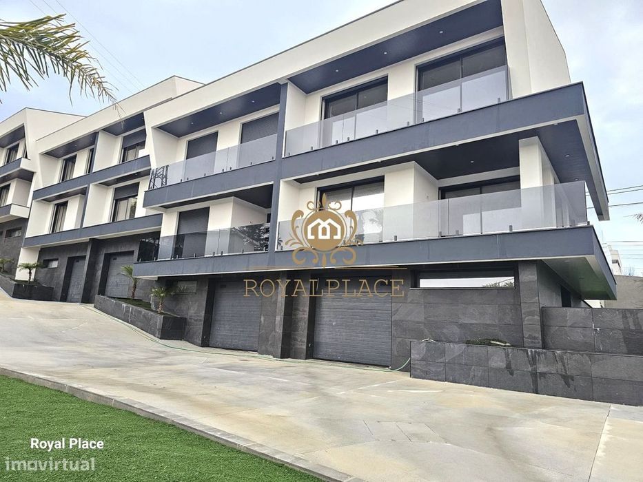 Moradia T4 à venda em Canedo