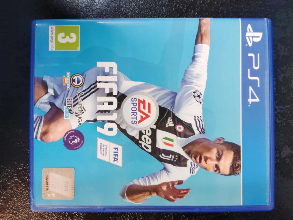 FIFA 19 PS4 Angielska wersja gry / Skandynawska okładka