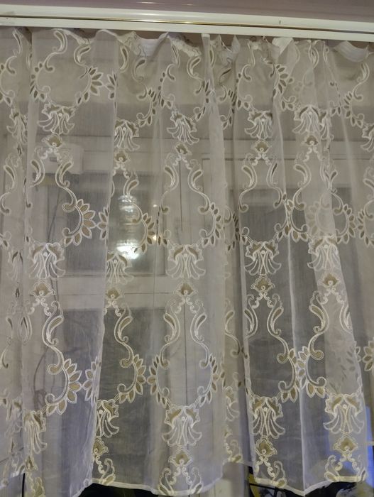 Гарна нова тюль на кухню.