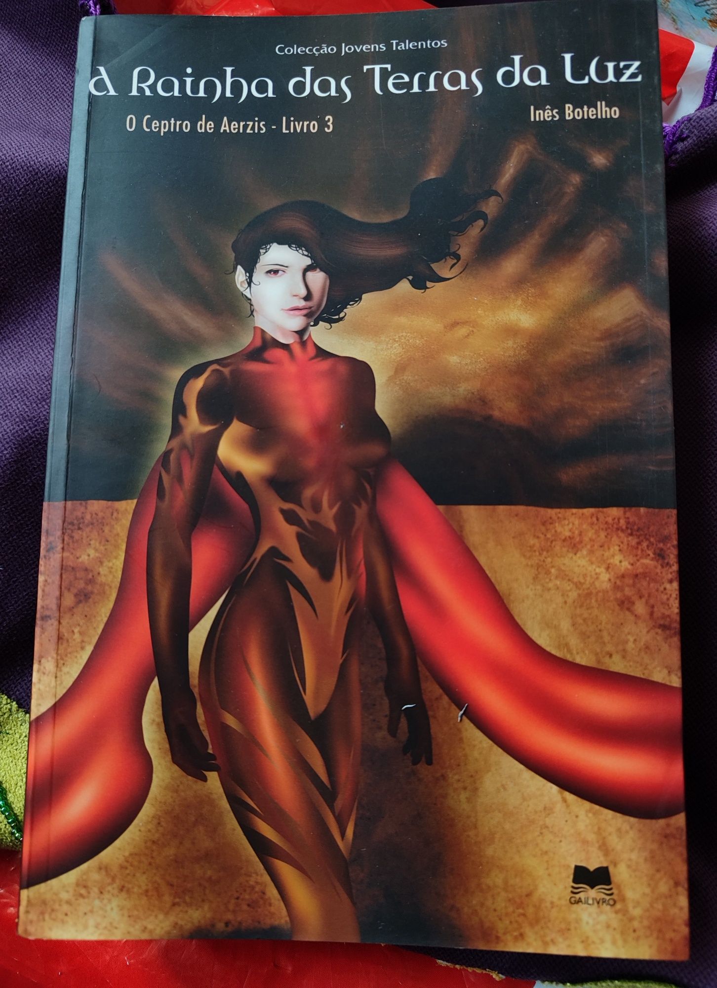 A Rainha das Trevas de Luz - Inês Botelho