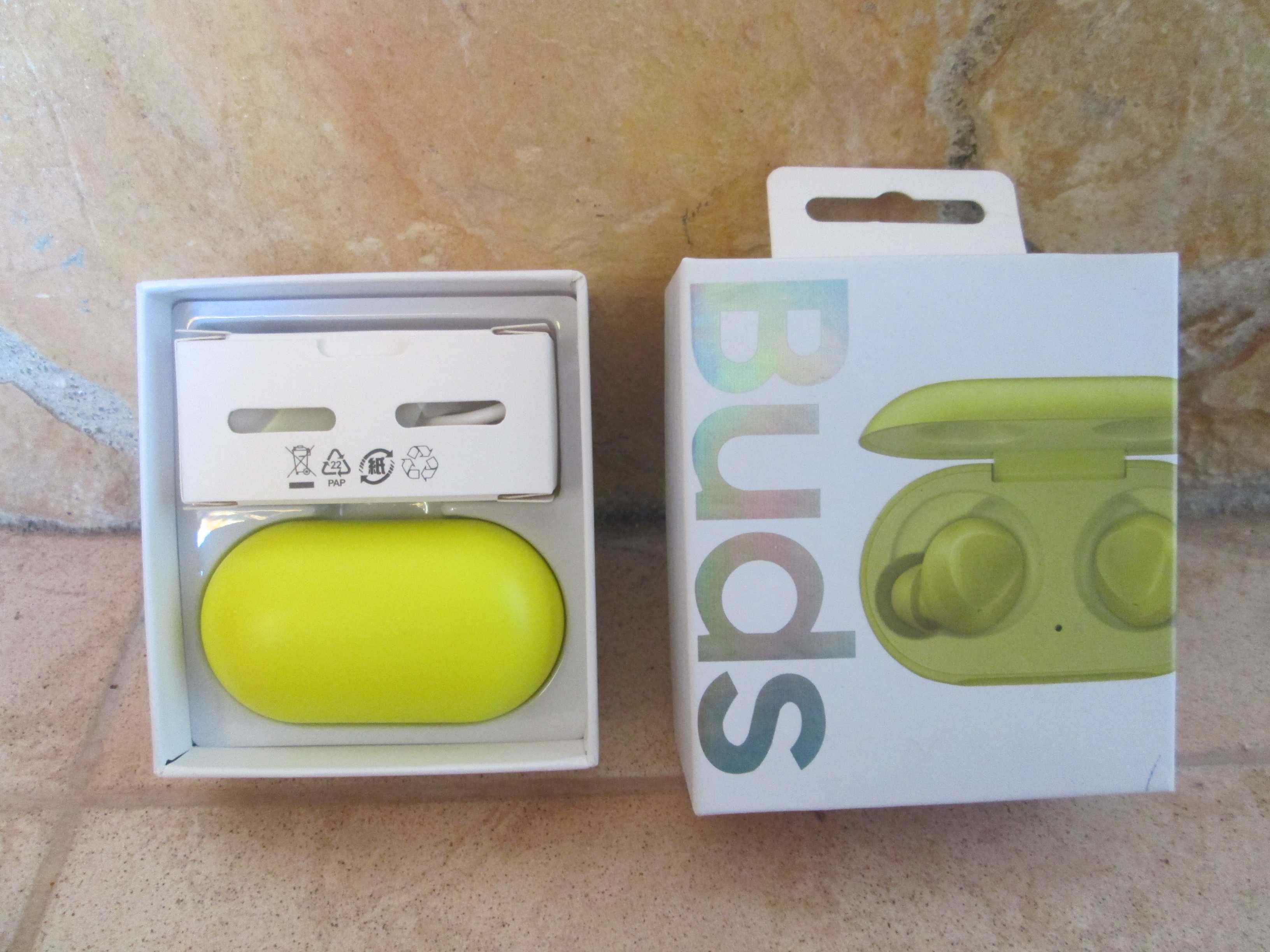 Auriculares sem fio Buds - NOVO