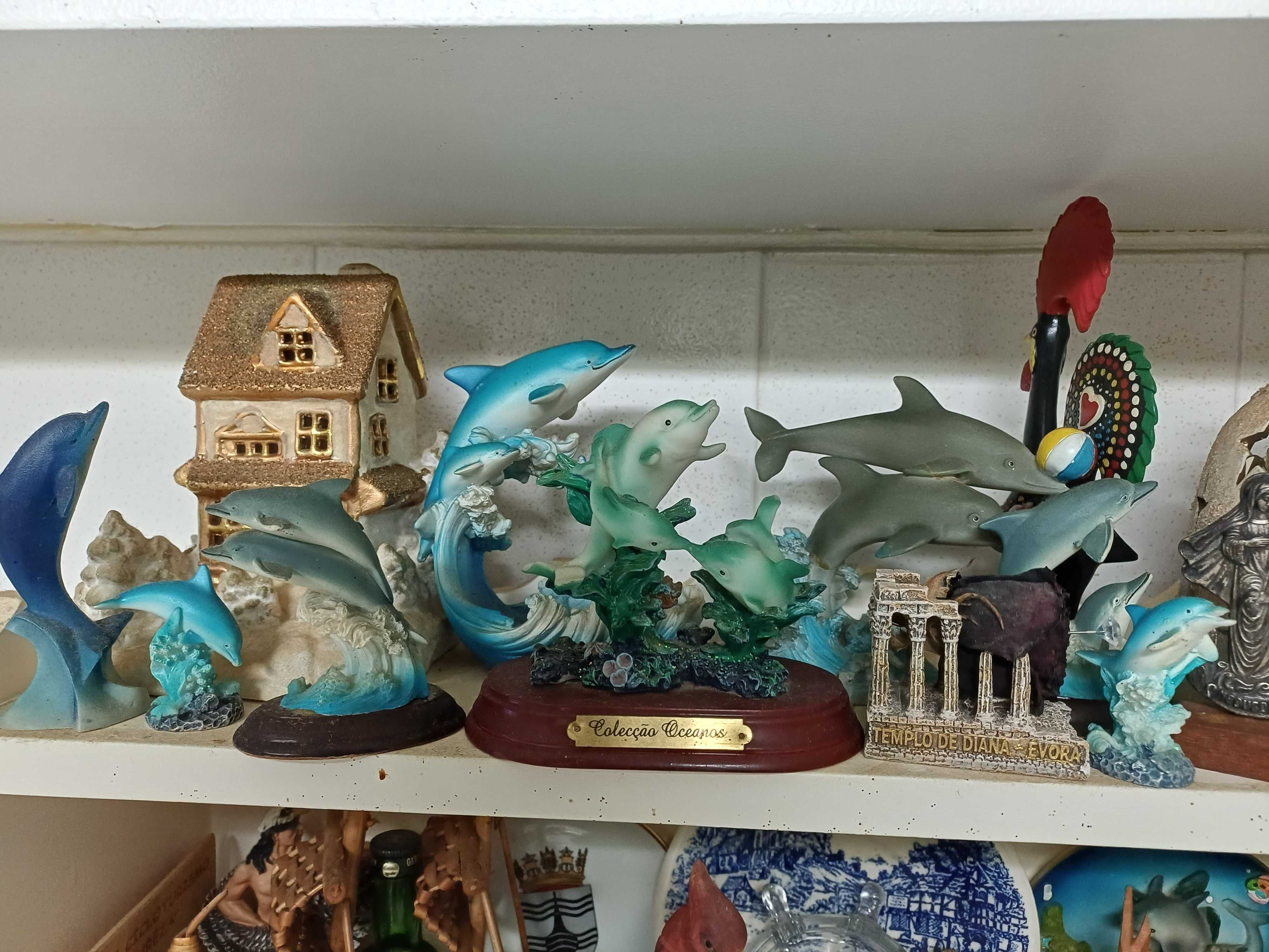Estatuetas com golfinhos 8 unidades