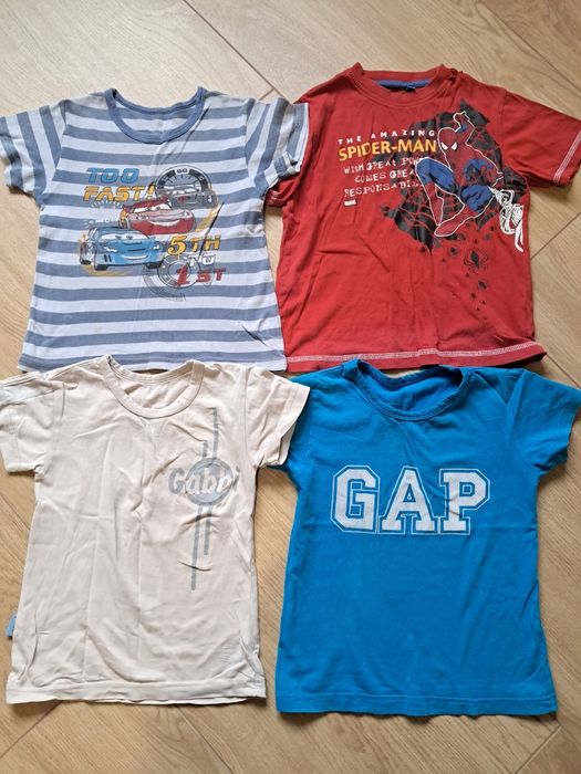 Віддам футболки на хлопчика
