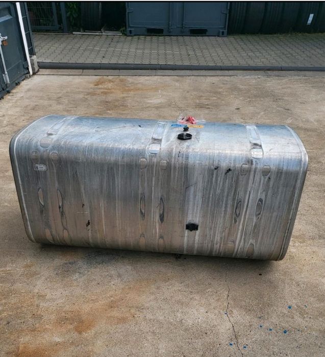 Продам бак на Scania скания 700