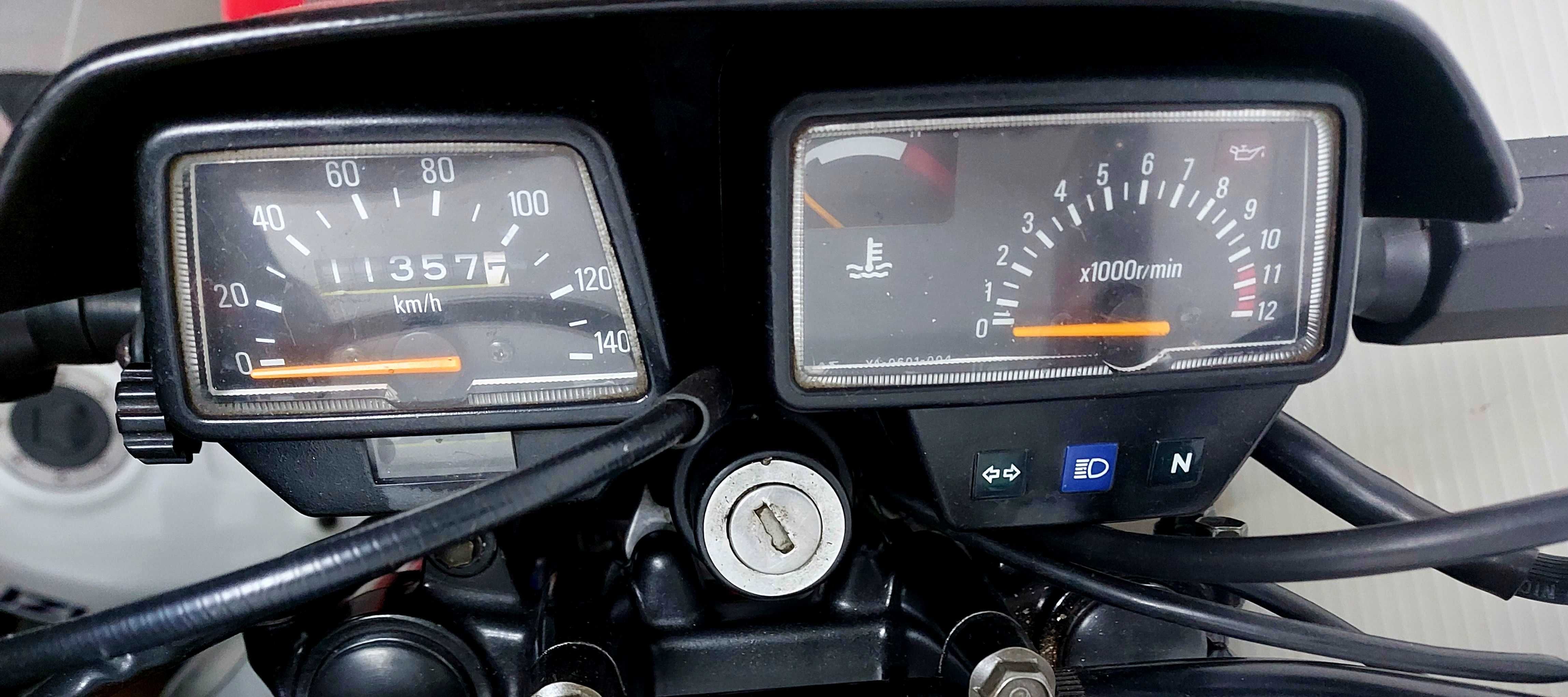 SUZUKI RGV 250 + Yamaha DT LC 125 YPVS