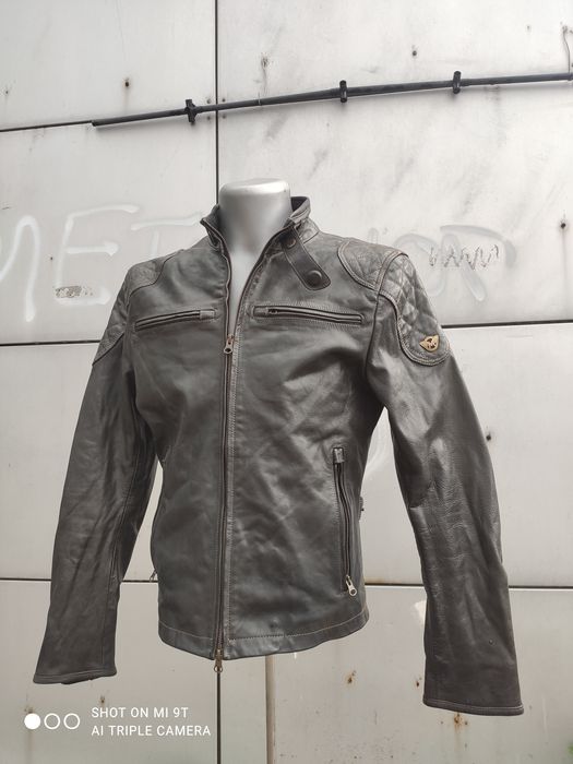 Шкіряна байкерська куртка