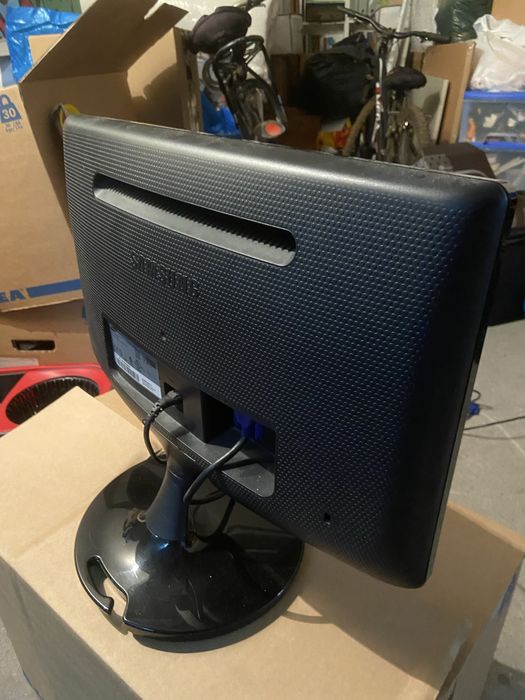 Monitor Samsung [Ótimo) - inclui cabo de energia e cabo VGA