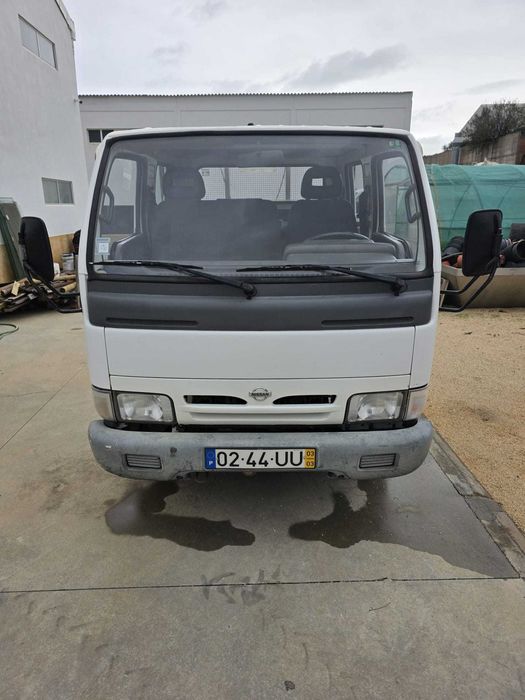 Nissan Cabstar 120-35 Basculante • Cabine Dupla 6 Lugares • 2003