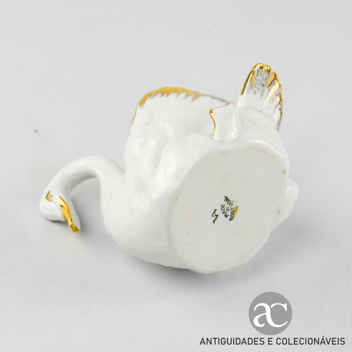 Floreira em forma de Cisne, Porcelana Vista Alegre, com dourados