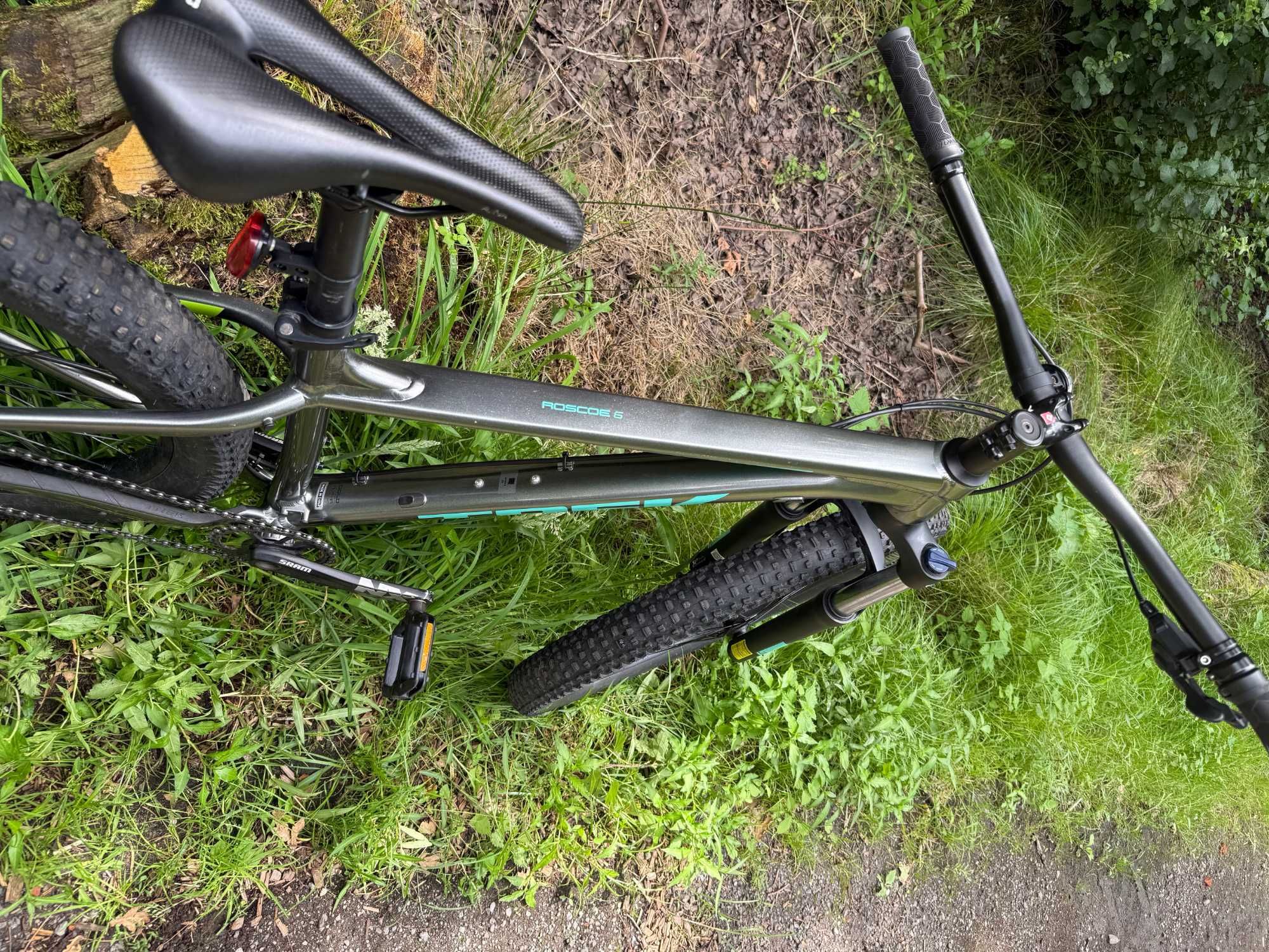 MTB Trek Roscoe 6, rama M/L, kola 27,5 rok 2021