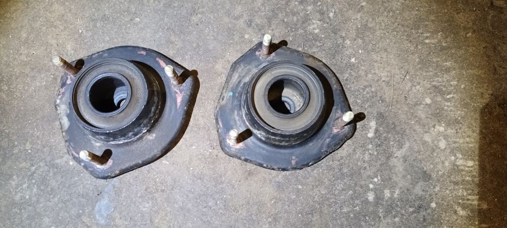 Продам  задним две опори на chevrolet lacetti.