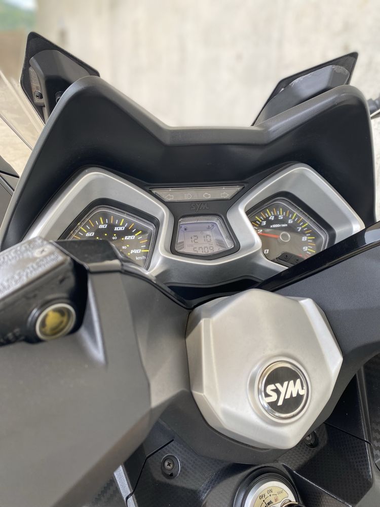 Cruisym 125cc . 5600km (2019)