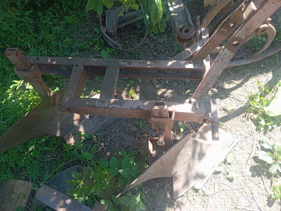 Продам плуга до трактора