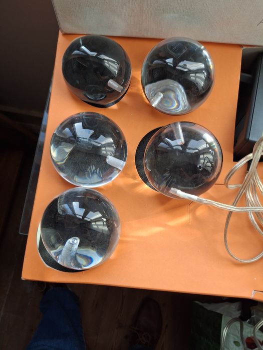 Atantis candeeiro? Na caixa original  5 bolas