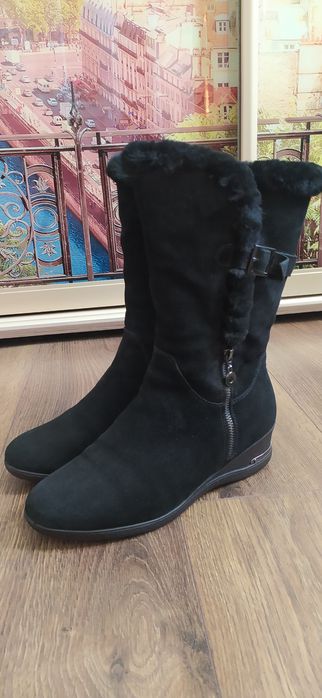 Зимние женские сапожки р.41