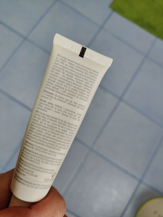 Mineralna emulsja ochronna SPF 30