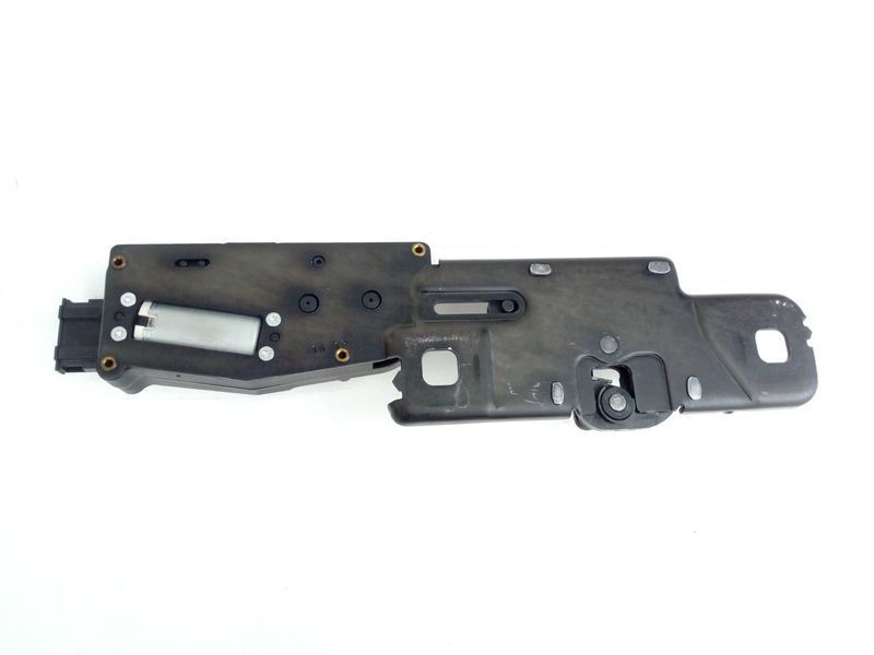 Дотяжка доводчик замок крышки багажника 4F9 827 383 A E Skoda Superb 2