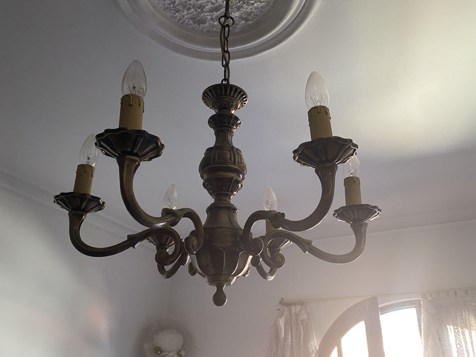 Dois Candeeiros Em Metal Com 6 Lâmpadas