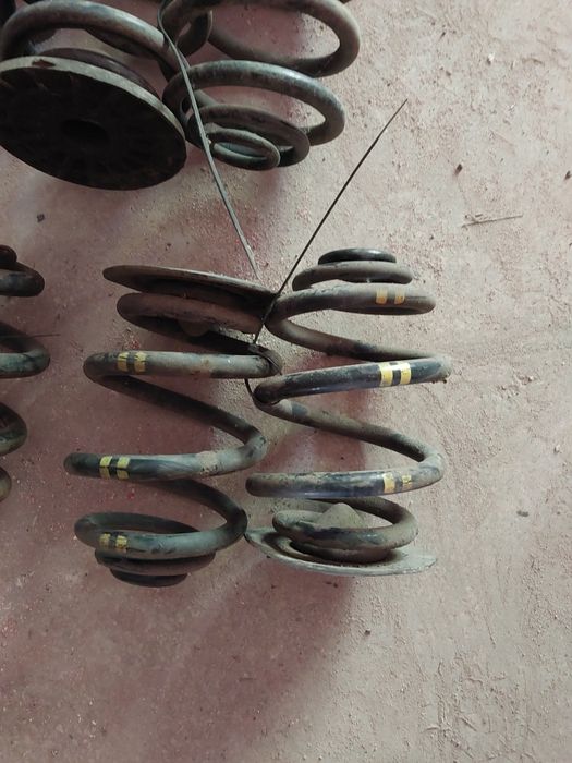 Sprężyna zawieszenia tył tylna bmw e 46 sedan touring kombi coupe