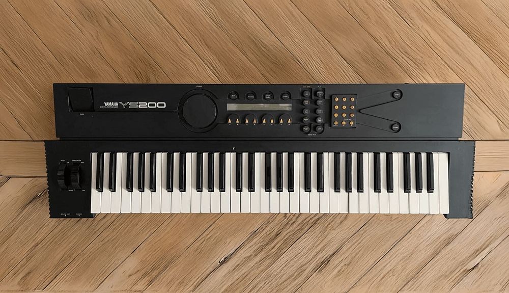 YAMAHA YS200 - Legenda Brzmienia lat 80