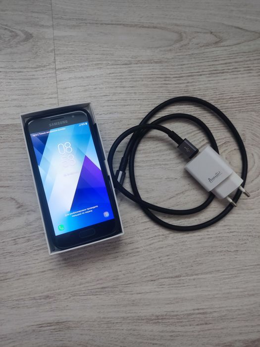 Galaxy A3 16GB SM-A320F (ідеальний стан)