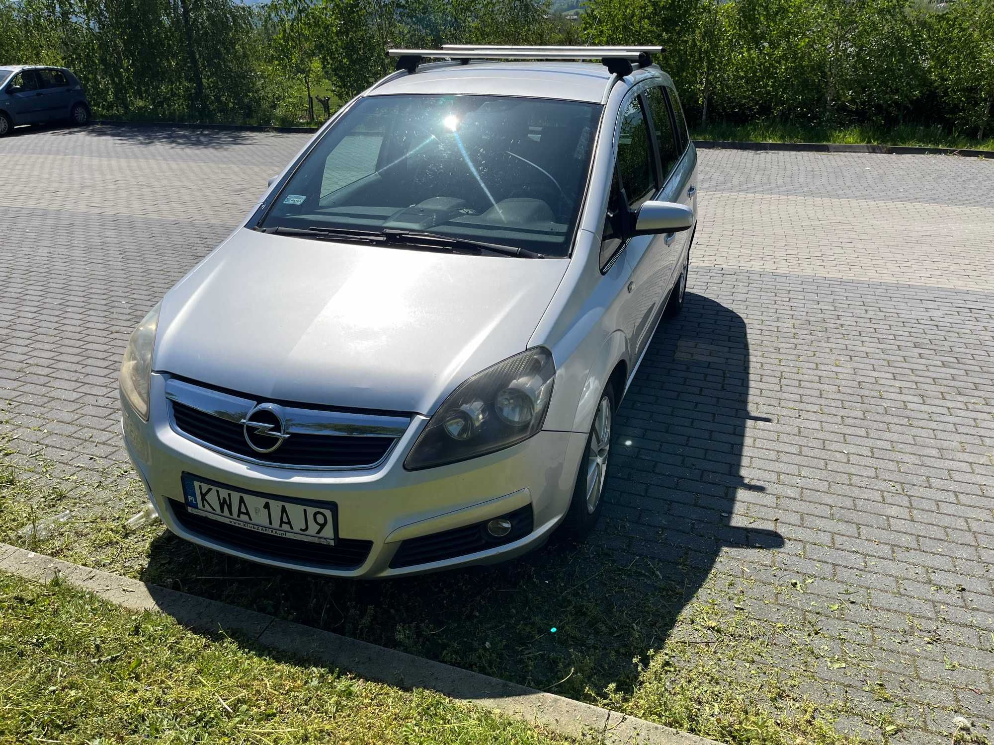 Opel Zafira 1.9 CDTI 120 kM/7 osób/klimatronik