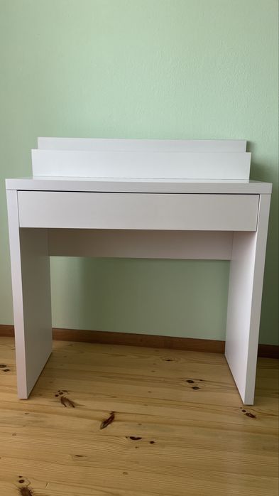 Туалетний столик