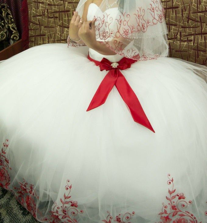 Весільна сукня 48 розмір