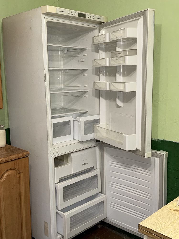 Холодильник Samsung No Frost