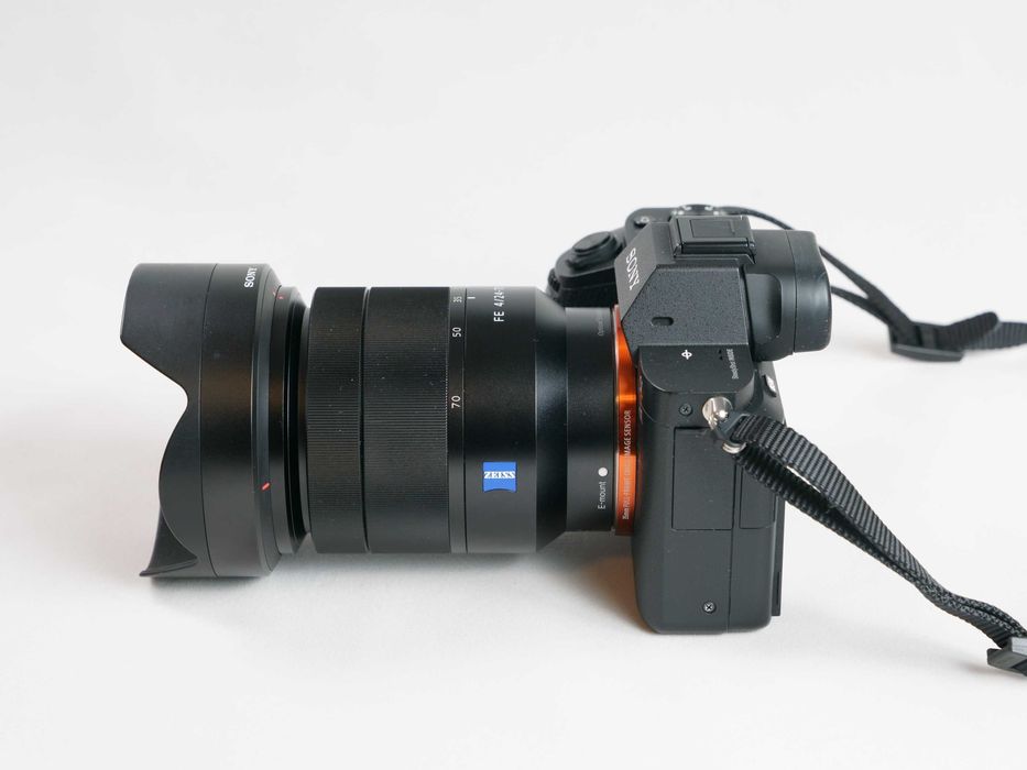 SONY A7 II gen. + obiektyw SONY ZEISS F4/FE 24-70 przebieg ok 6500 kl.