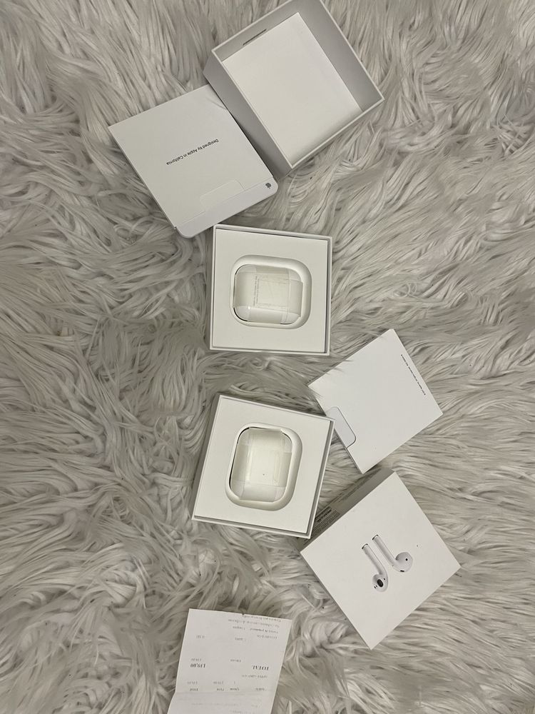 Продам оригинальные Airpods 1(+кейс airpods 2)