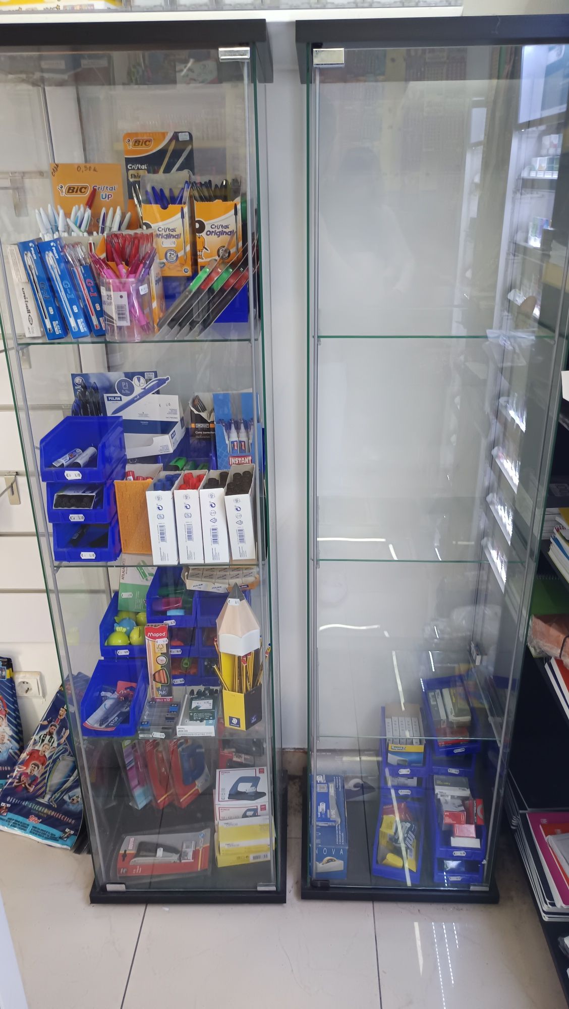 Vitrine IKEA de vidro