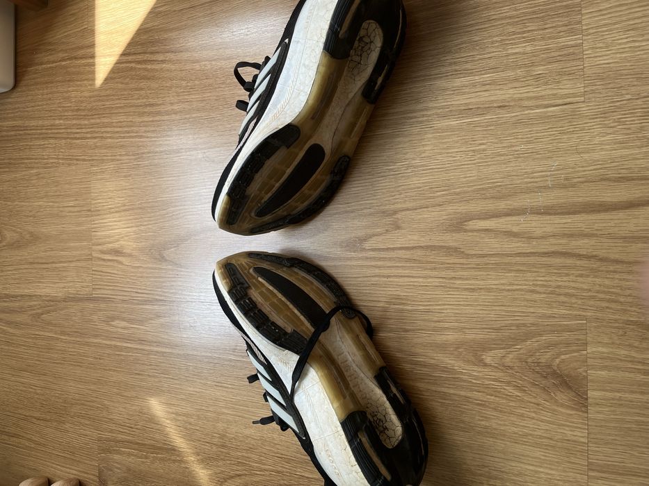 Adidas Ultraboost light 23 - tamanho 42