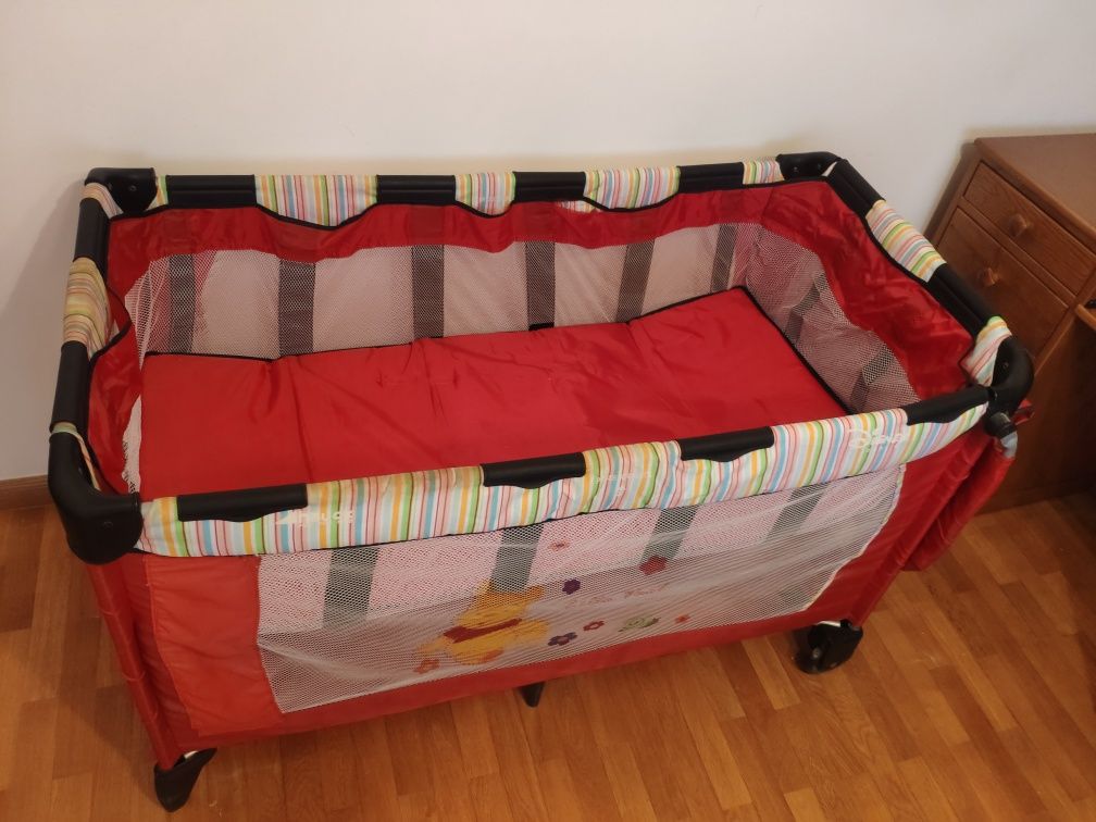 Cama de viagem portátil c/colchão e muda-fraldas