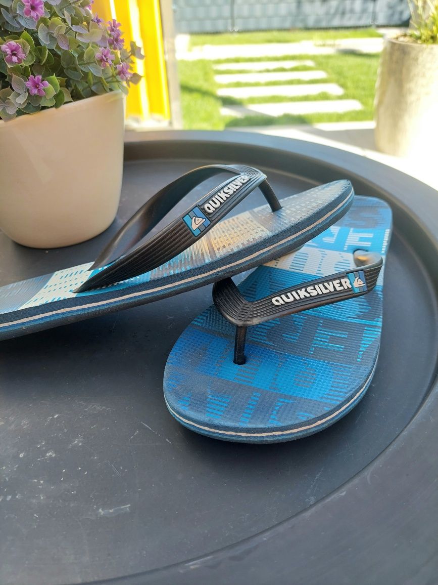 Klapki typu japonki marki Quiksilver