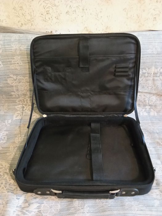 Портфель, дипломат для ноутбука