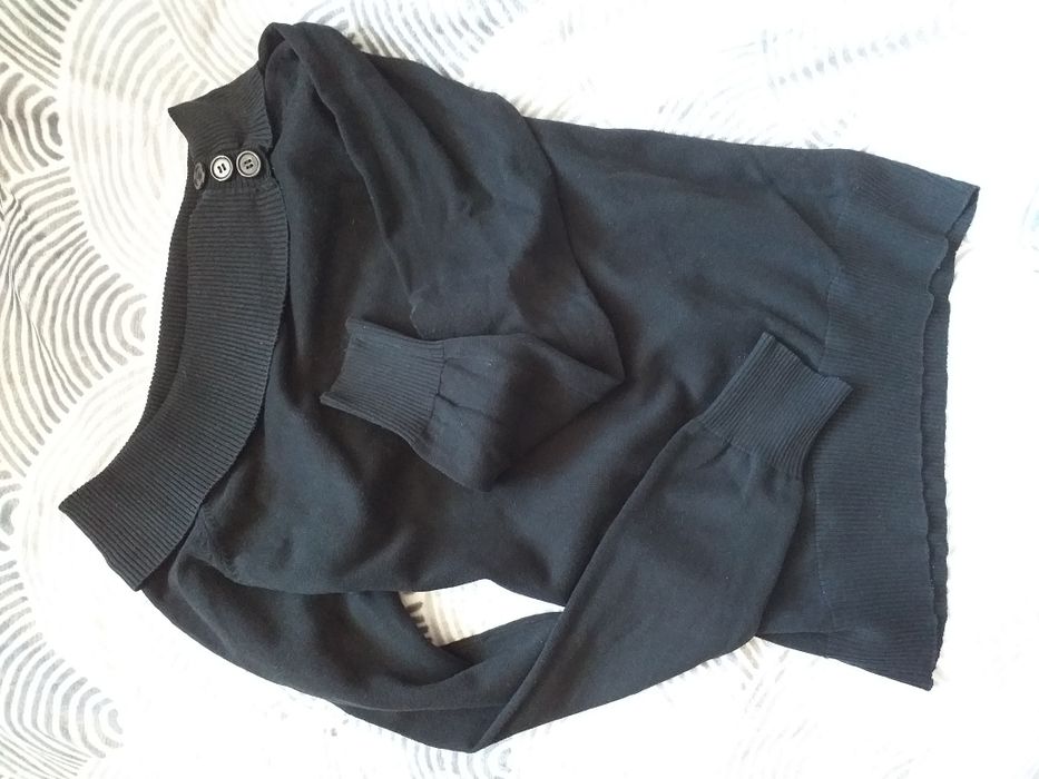 Bluza, odkryte ramiona