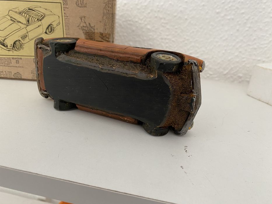 Miniatura carro em composito