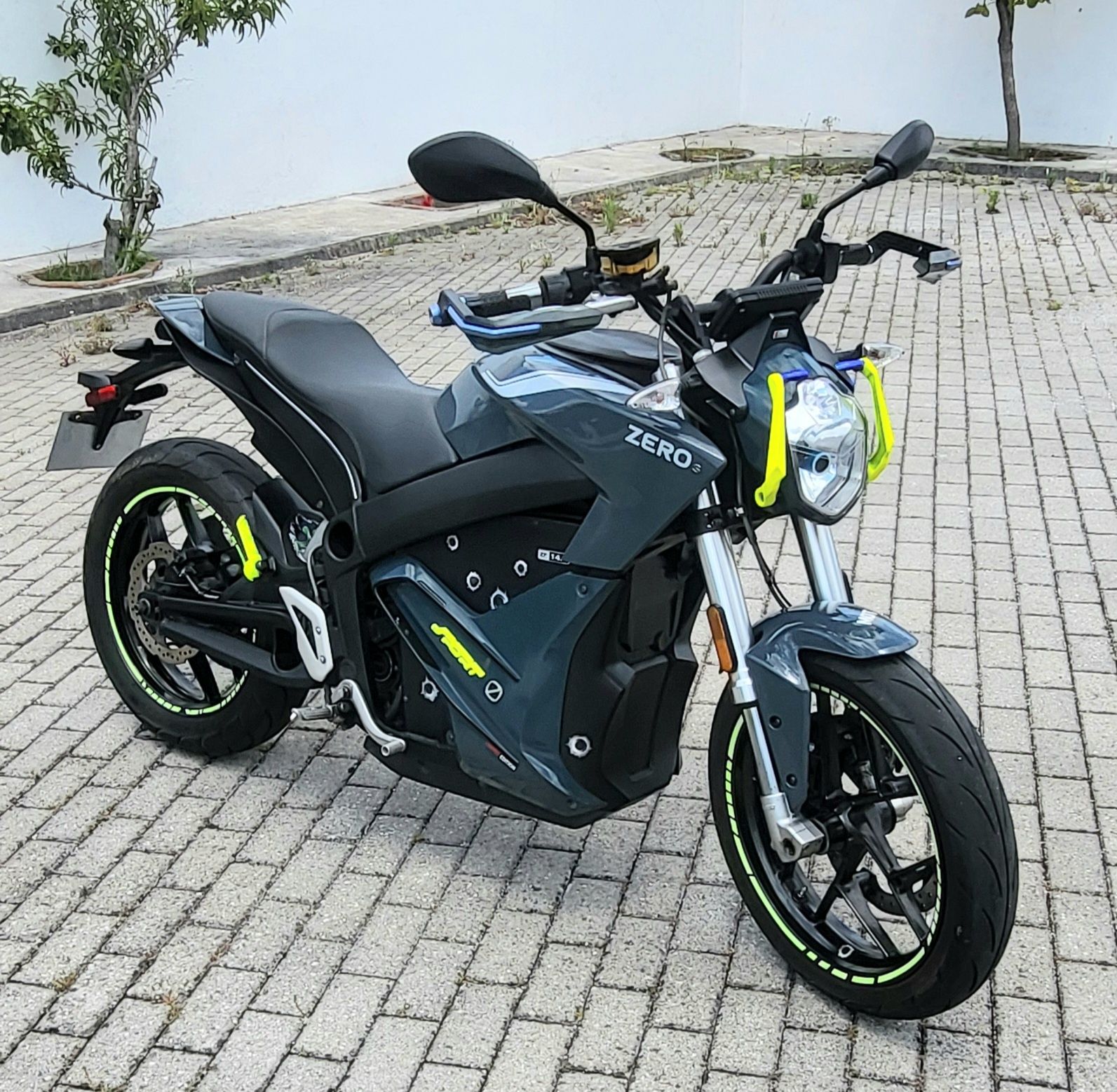 Mota elétrica zero S 14.4