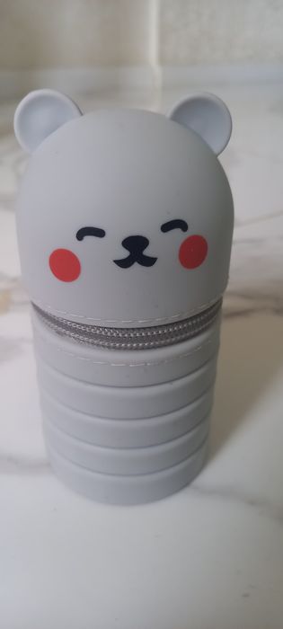 Пенал для ручек и карандашей.