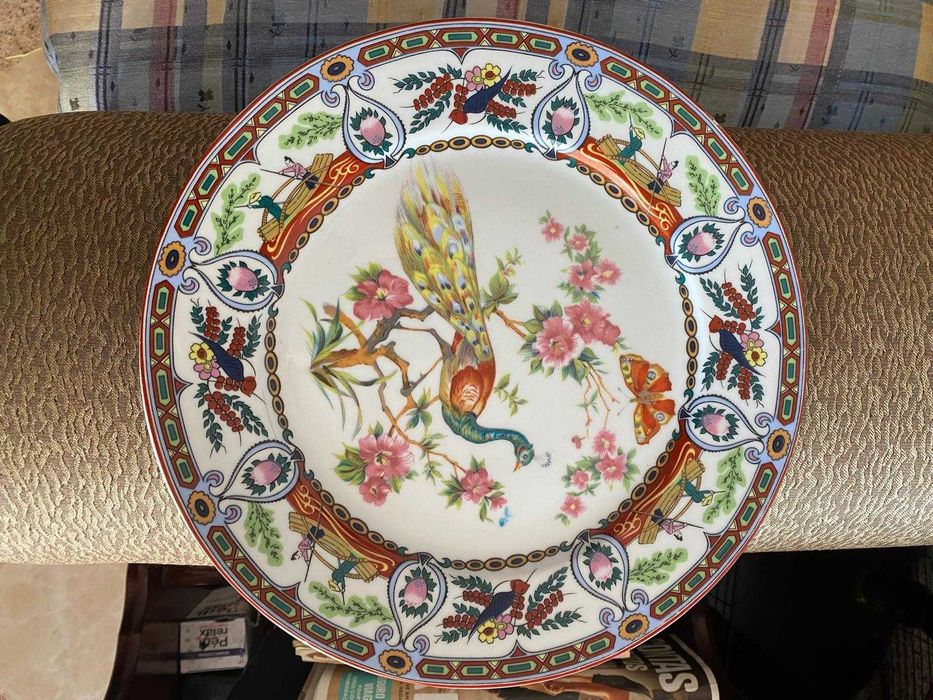 Prato decorativo oriental -  pavões
