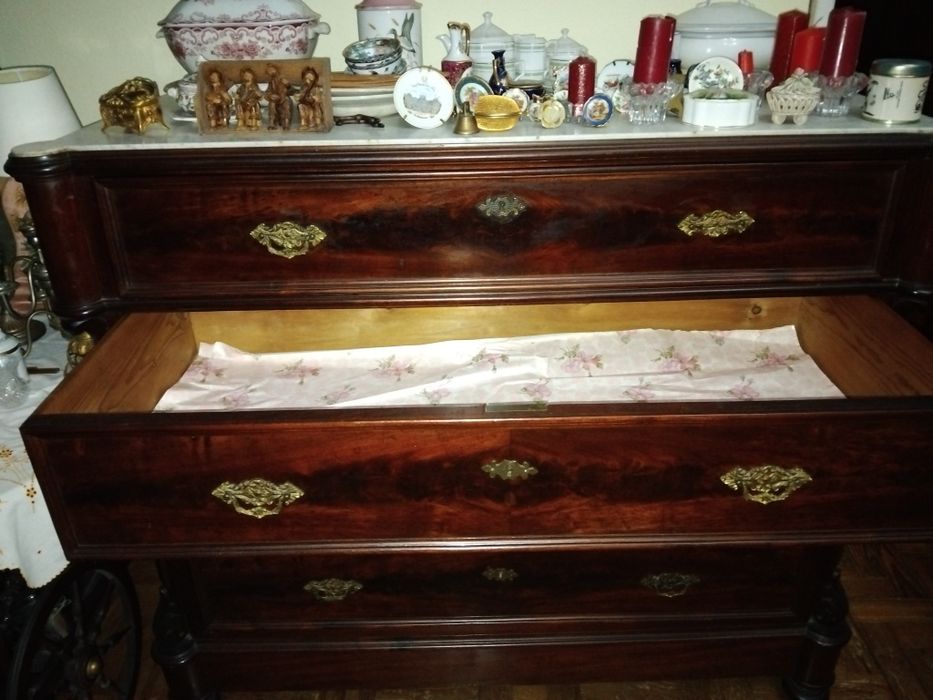 Cómoda do inicio do sec xx ou anterior